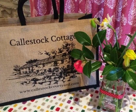 Callestock Courtyard Cottages jute bag